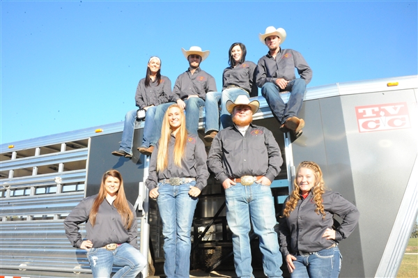 L-R, Jennifer Jones, Kennedy Rogers, Lindsey Bever, Cally Cox, Karissa Gant (Captain), Jake Boyd, Taylor Davis, and Paige Rushing