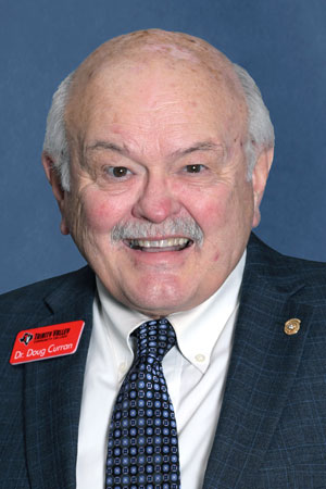 Headshot Doug Curran