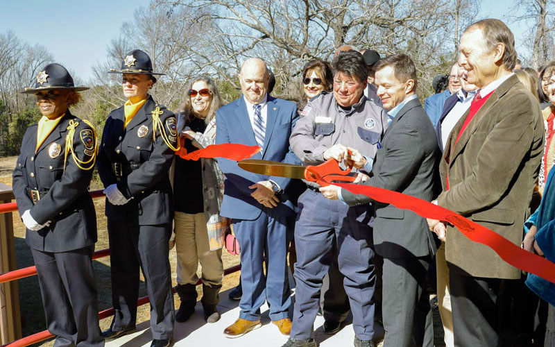 TDCJ and TVCC members cutting the ribbon at an event